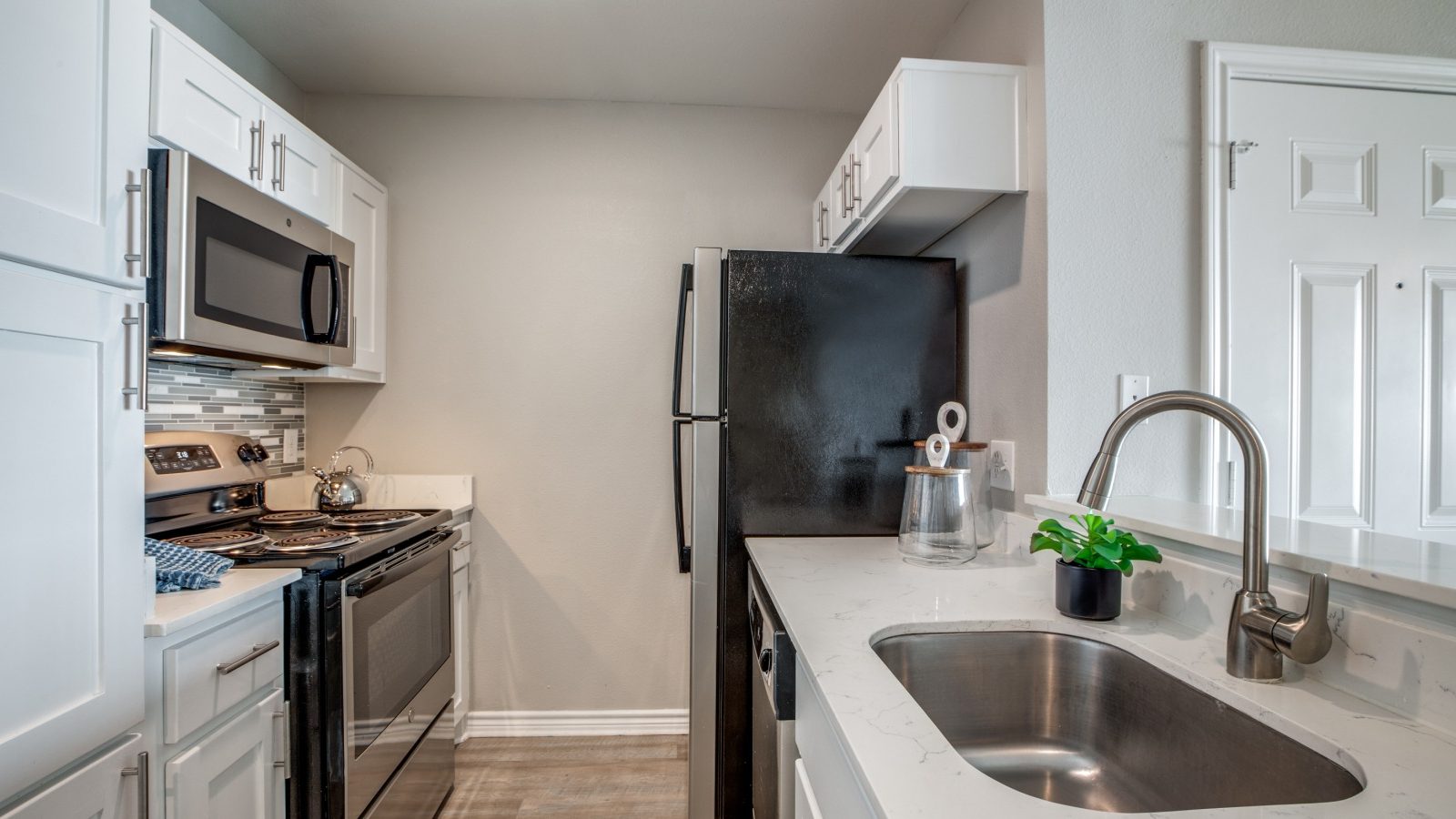 Photo Gallery The Argyle Apartments in Houston, TX Affordable & Cozy Apartments